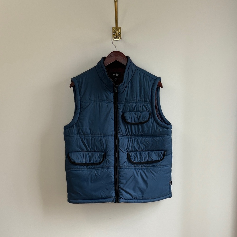 Enjoi Men's Navy Quilted Vest